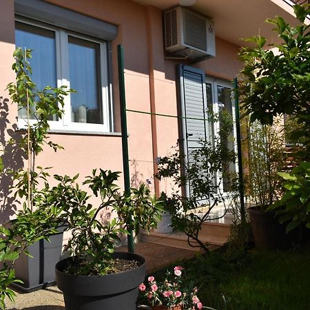 Studio Max With Parking Rovinj Bagian luar foto