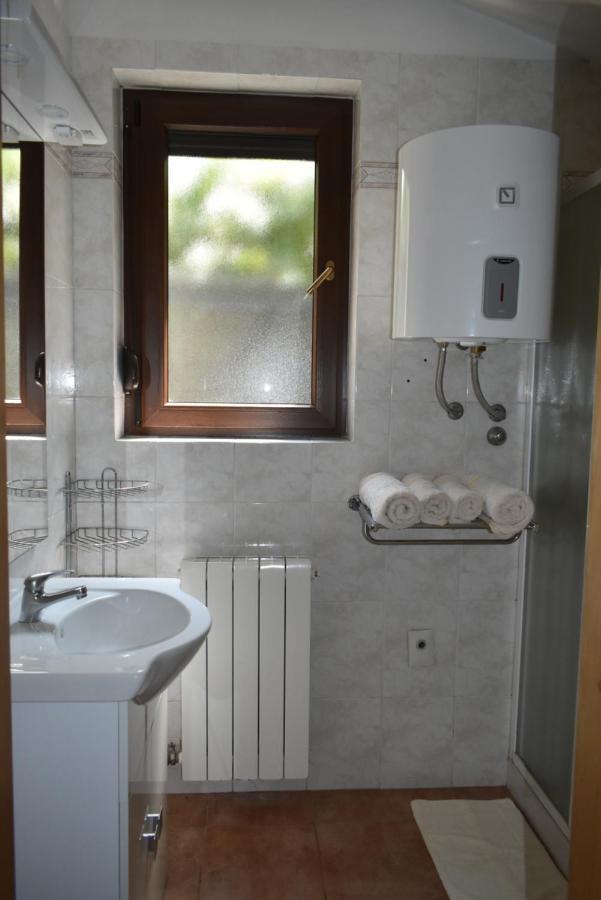 Studio Max With Parking Rovinj Bagian luar foto