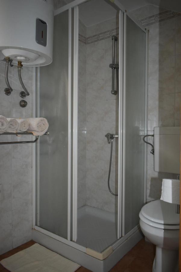 Studio Max With Parking Rovinj Bagian luar foto